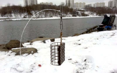 Экстремальная рыбалка зимой на фидер