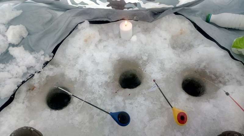 Как выбрать и установить печку для обогрева палатки на зимней рыбалке
